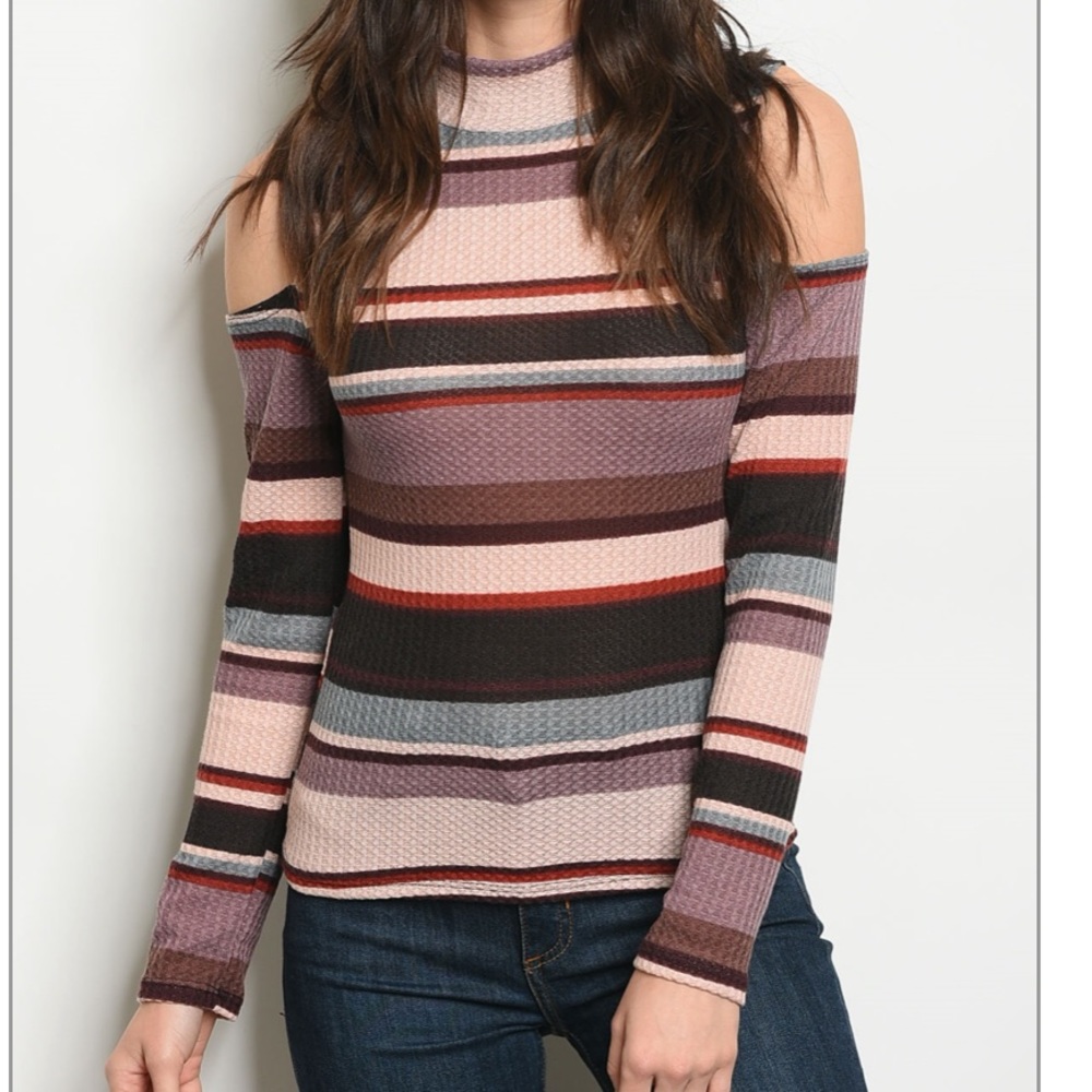 ♥️1 LG LEFT♥️Striped Cold Shoulder Top - Picture 6 of 7